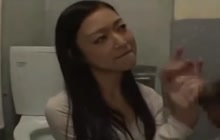 Japanese blowjob in a toilet